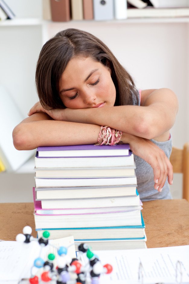 Недостаток сна вредит здоровью подростков, говорят ученые