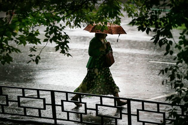 Психологи рассказали о влиянии плохой погоды на москвичей. 