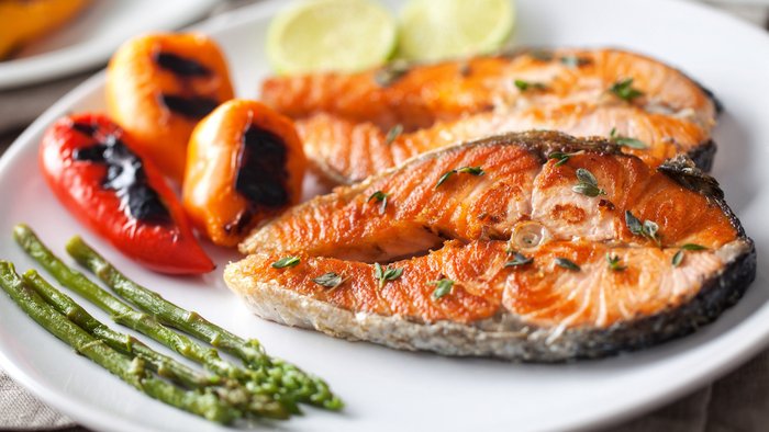 Новое исследование показало, что жирная рыба обязательно должна присутствовать в вашем рационе