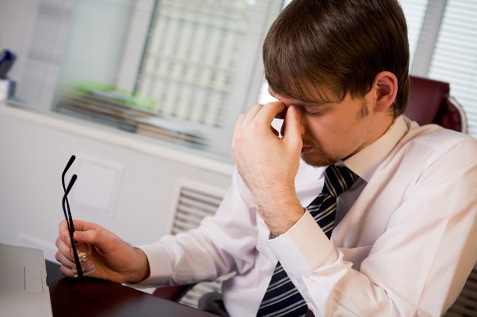 Наличие очень высокой квалификации может вызвать дополнительный стресс на работе.